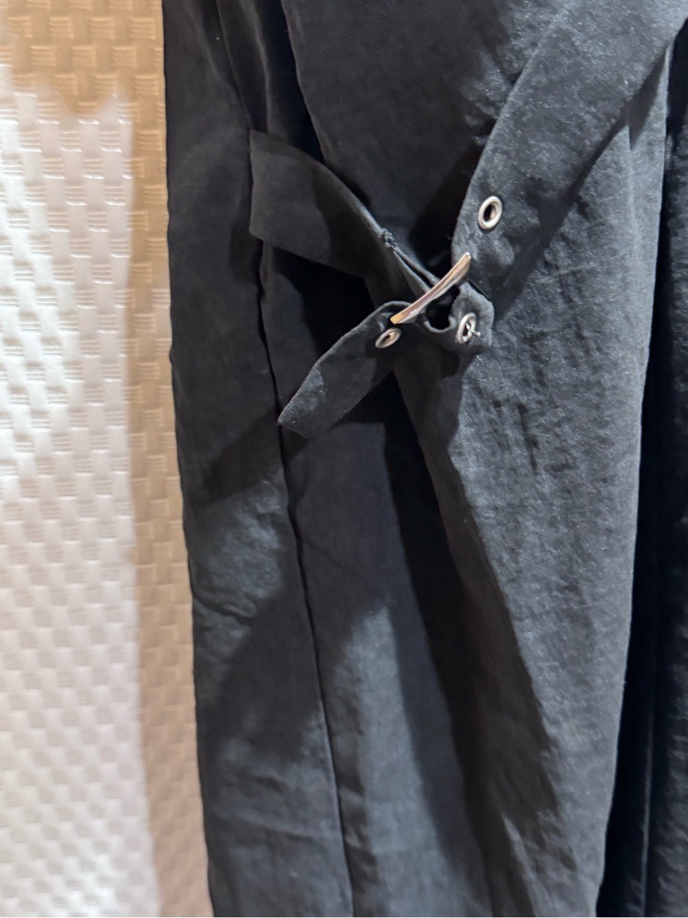 61. HALARA Wide Leg Cargo Pants in Charcoal - Picture 6 of 6
